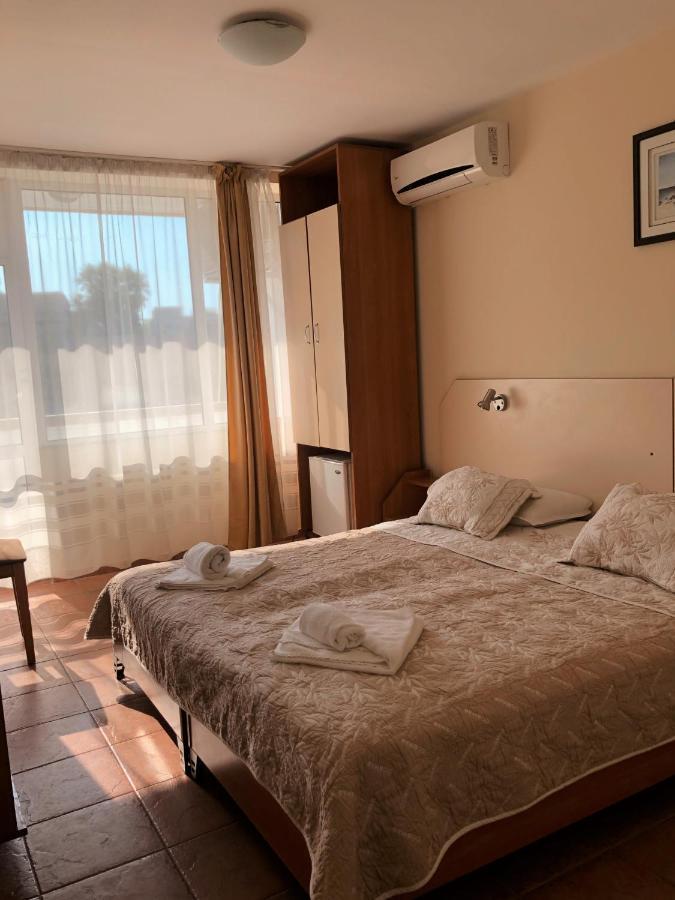 Hotel Naslada بالشيك المظهر الخارجي الصورة