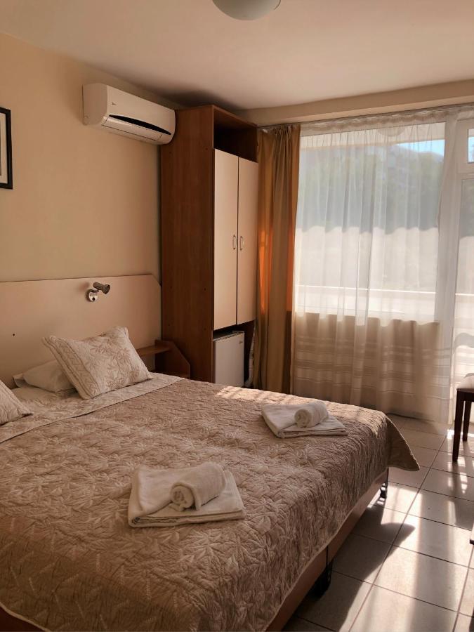 Hotel Naslada بالشيك المظهر الخارجي الصورة