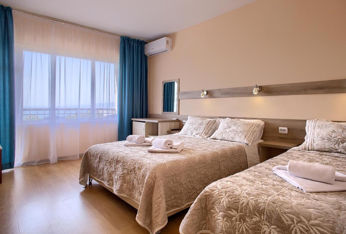 Hotel Naslada بالشيك المظهر الخارجي الصورة