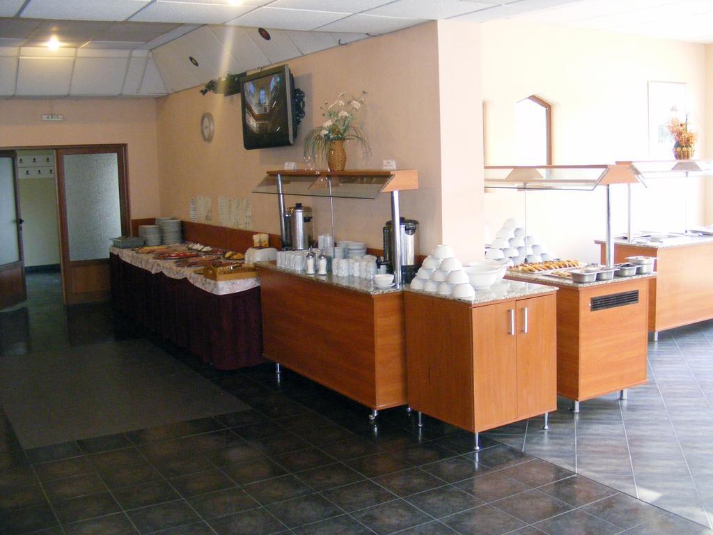 Hotel Naslada بالشيك المظهر الخارجي الصورة