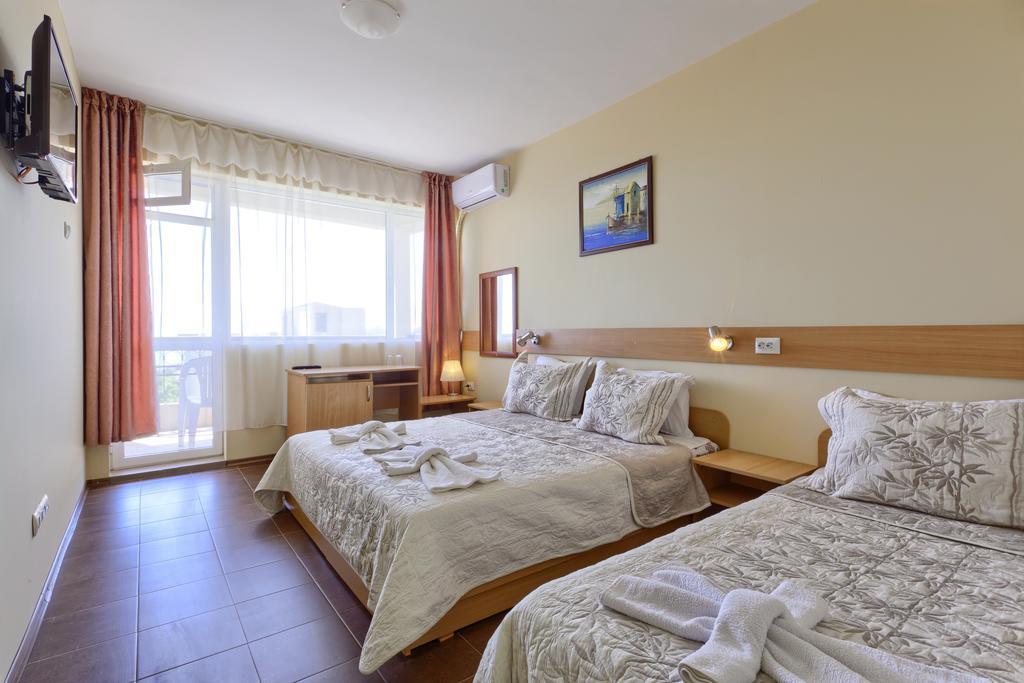 Hotel Naslada بالشيك المظهر الخارجي الصورة