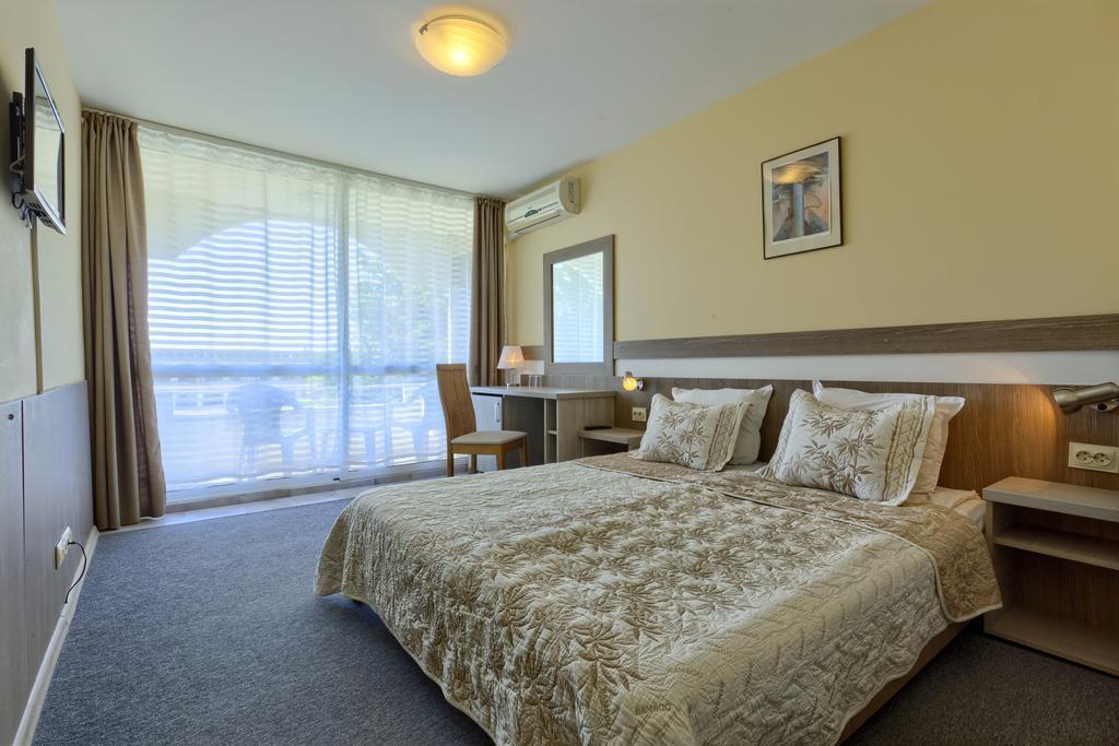 Hotel Naslada بالشيك المظهر الخارجي الصورة