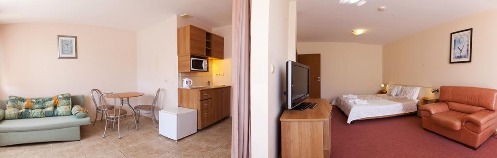 Hotel Naslada بالشيك المظهر الخارجي الصورة