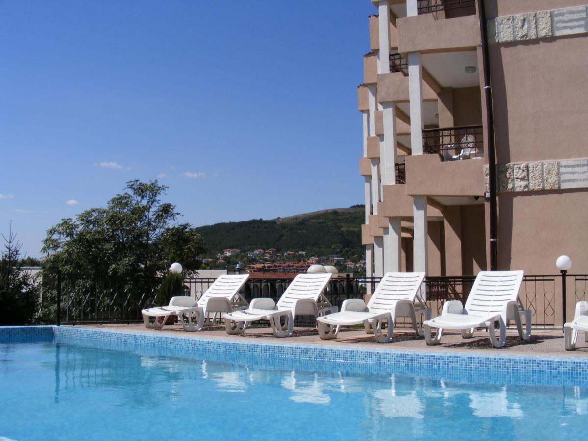 Hotel Naslada بالشيك المظهر الخارجي الصورة